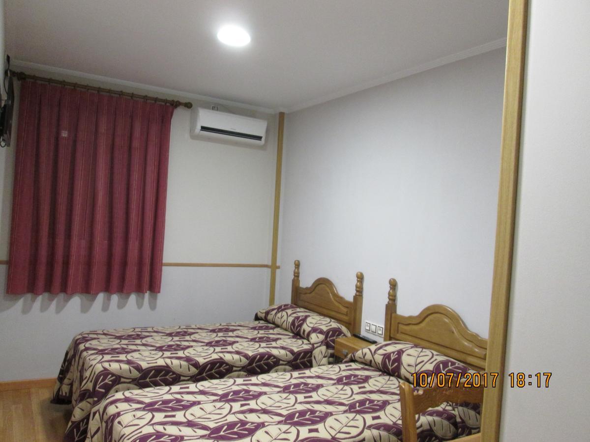 Hostal Banderas Fuensanta de Martos Екстериор снимка