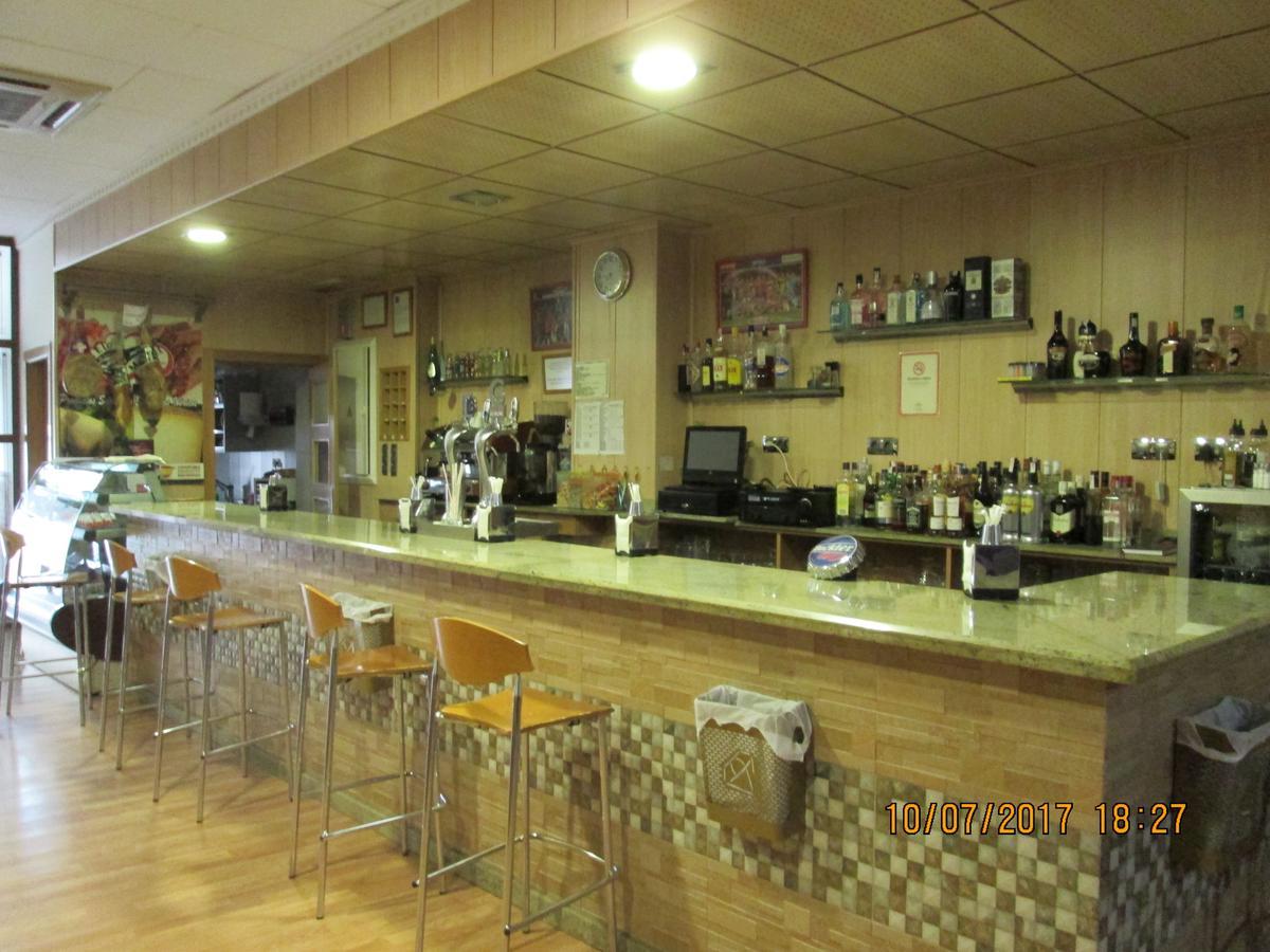 Hostal Banderas Fuensanta de Martos Екстериор снимка