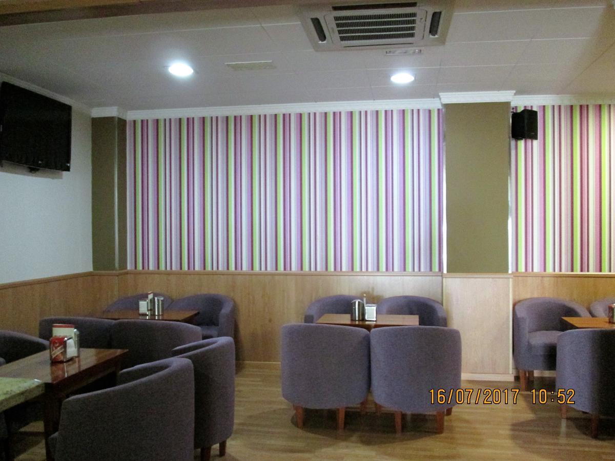 Hostal Banderas Fuensanta de Martos Екстериор снимка